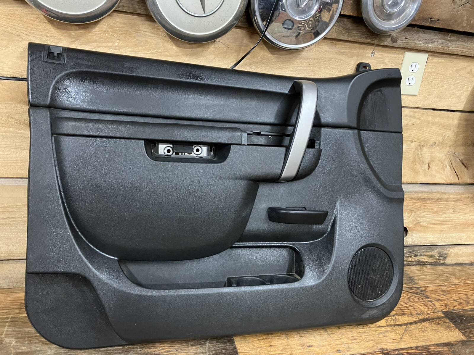 10-13 Chevy Silverado Gmc Sierra Driver Side Interior Door Panel Gm Original 12 10-13 Chevy Silverado Gmc Sierra Driver Side Interior Door Panel Gm Original 12