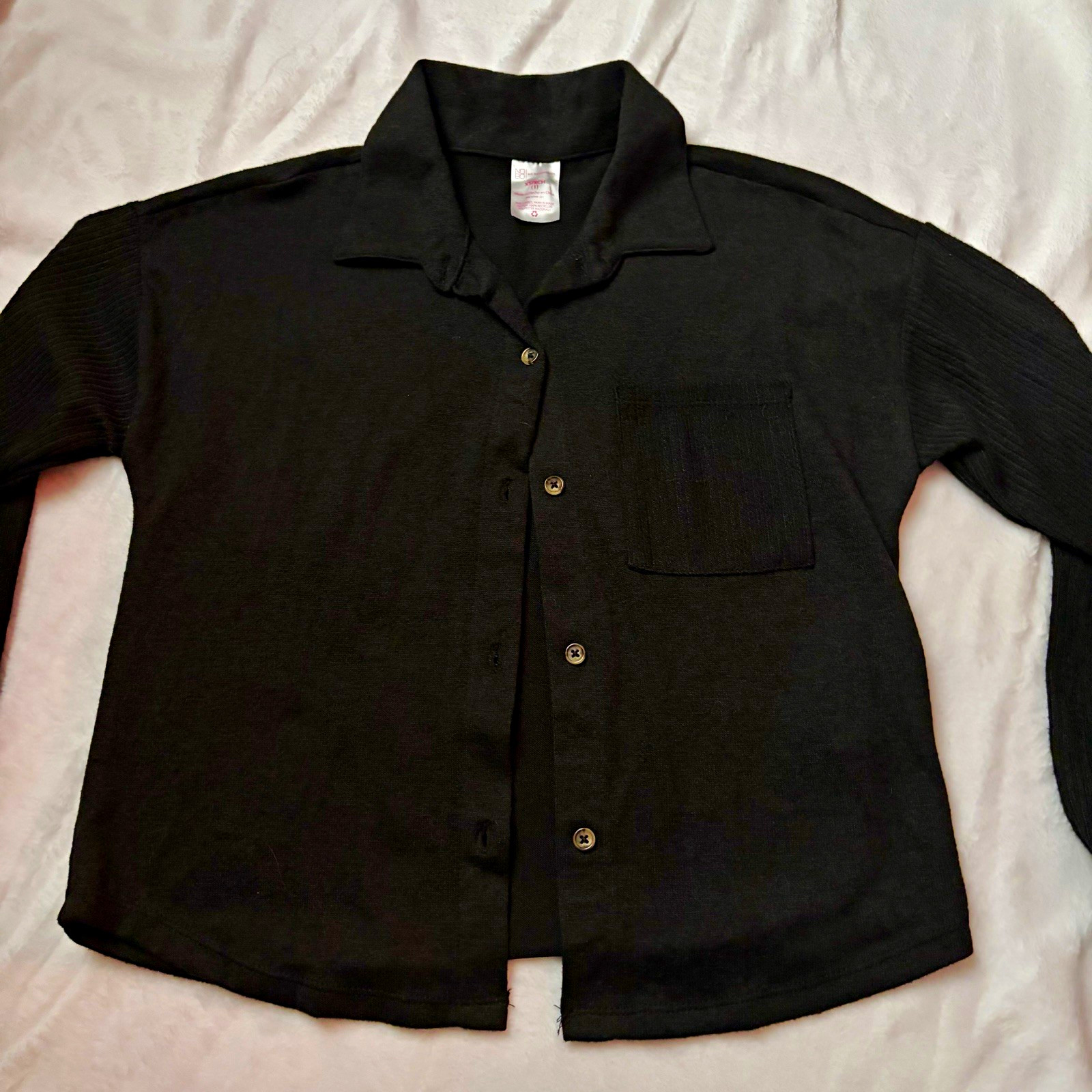 No Boundaries Women\'s Black Long Sleeve Button-Up Shirt with Pocket XS