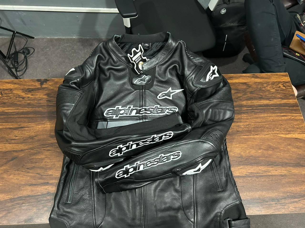 Alpinestars Original Cowhide Leather Motorbike Jacket Real Leather Racing Jacket Alpinestars Original Cowhide Leather Motorbike Jacket Real Leather Racing Jacket