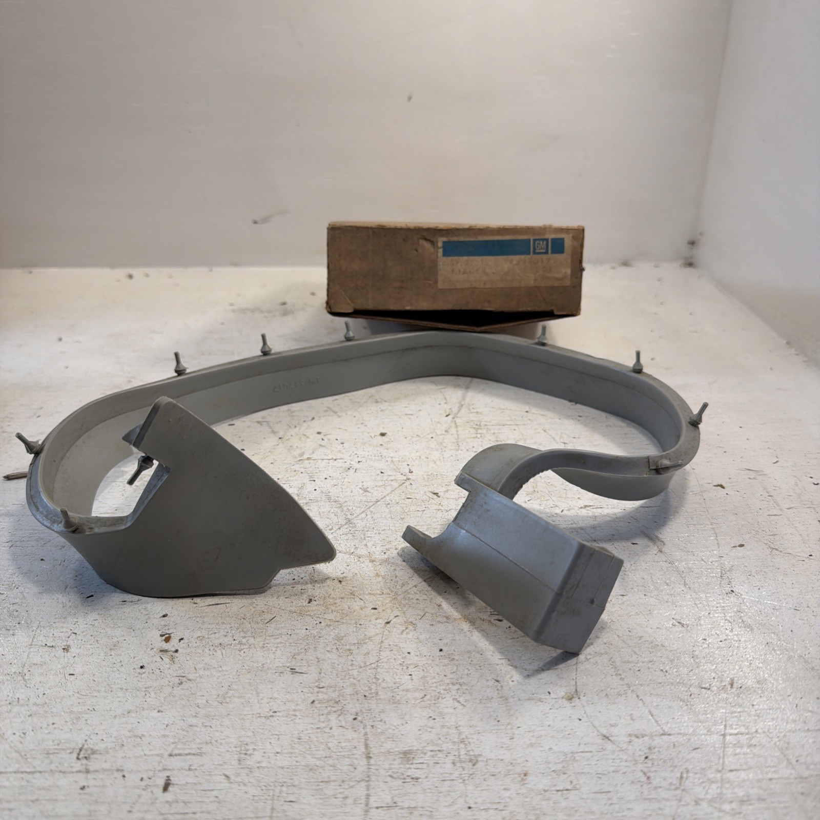 NOS OEM GM 397017 LH Front Bumper Filler Shield 1967 Oldsmobile Full Size Delta NOS OEM GM 397017 LH Front Bumper Filler Shield 1967 Oldsmobile Full Size Delta