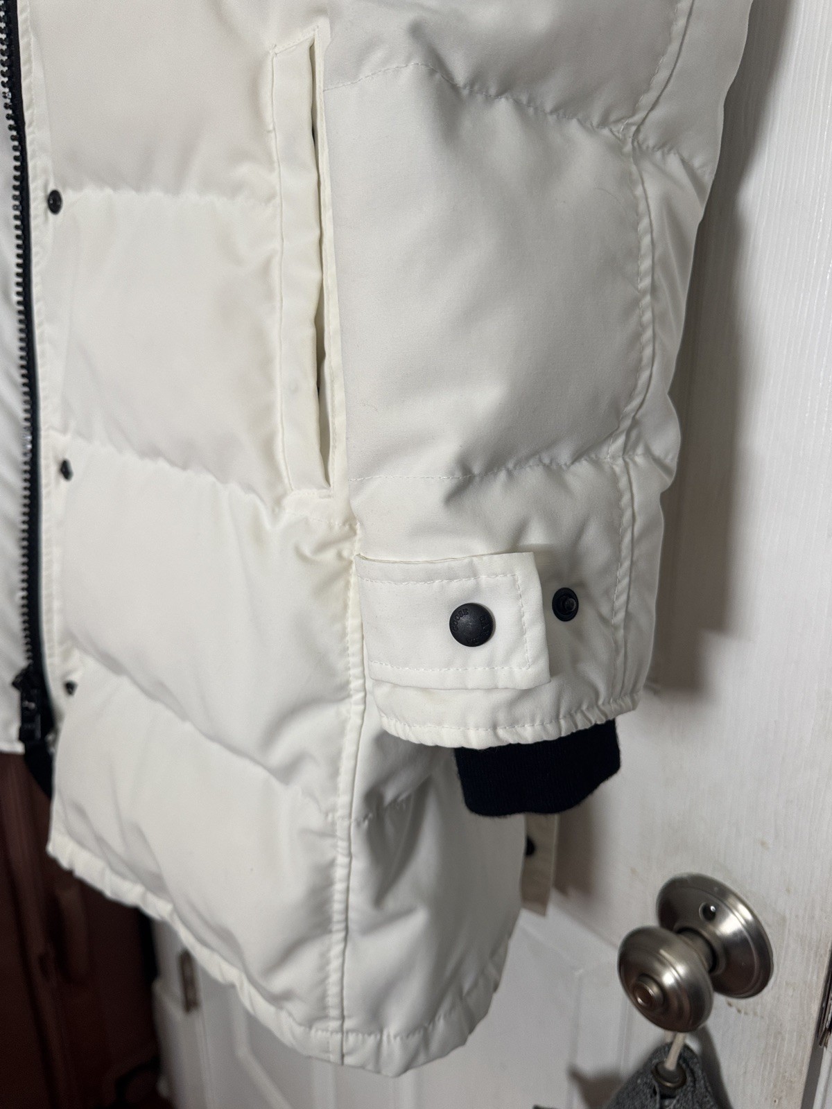 Excellent Canada Goose Women\'s Shelburne Parka White Size XL. Pre-Owned Excellent Canada Goose Women\'s Shelburne Parka White Size XL. Pre-Owned