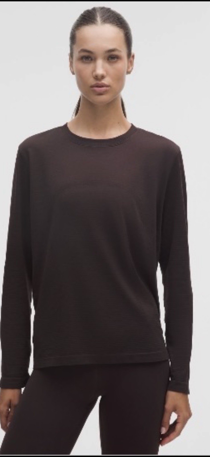 Lululemon Ladies Swiftly Relaxed Ling Sleeve Shirt, Size 10, Sequoia Lululemon Ladies Swiftly Relaxed Ling Sleeve Shirt, Size 10, Sequoia