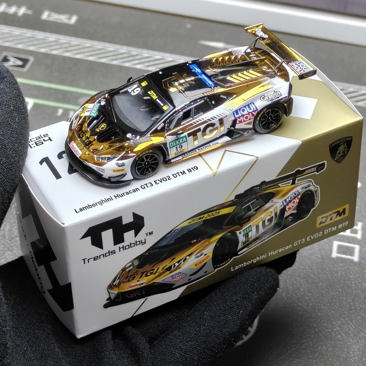 Trends Hobby 1:64 Huracan GT3 EVO2 DTM 2025 #19 Diecast Car Model
