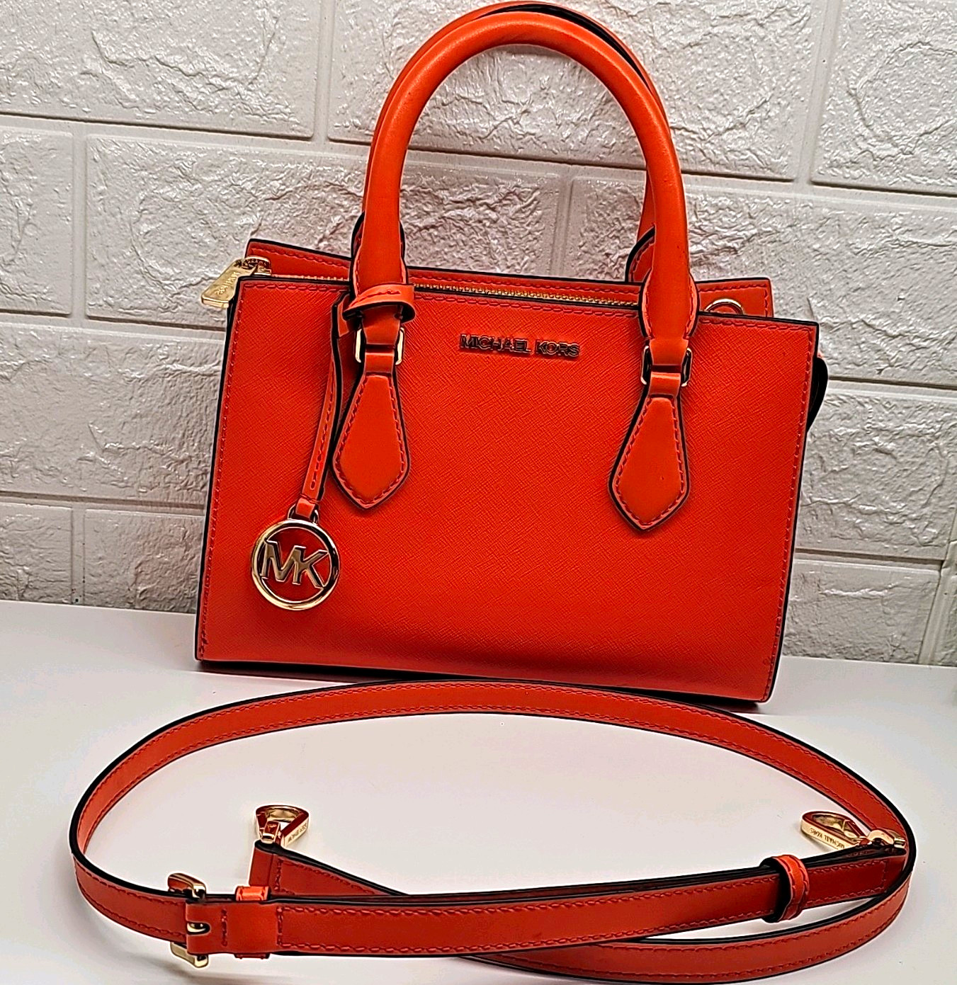 Michael Kors Sheila Small Center Zip Satchel Poppy Orange Vegan Faux Leather Michael Kors Sheila Small Center Zip Satchel Poppy Orange Vegan Faux Leather