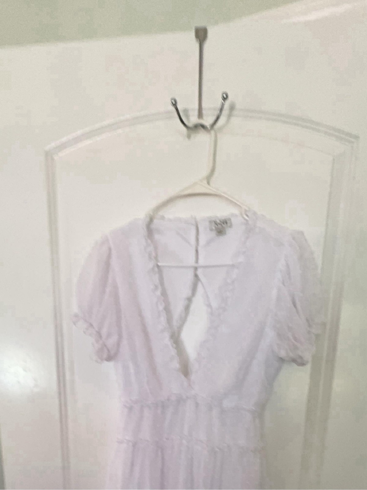JUSTIFY WOMENS WHITE V-NECK SHORT SLEEVE DRESS SIZE SMALL MADE IN CHINA USED