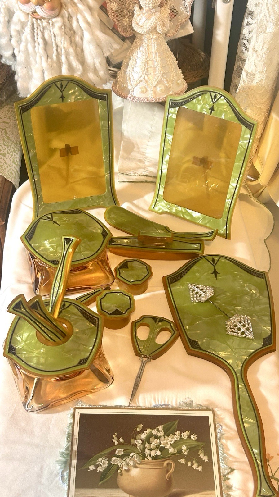 ANTIQUE 1920s ART DECO INLAID GREEN CELLULOID VANITY SET 20 Pcs 2 Photo Frames ANTIQUE 1920s ART DECO INLAID GREEN CELLULOID VANITY SET 20 Pcs 2 Photo Frames