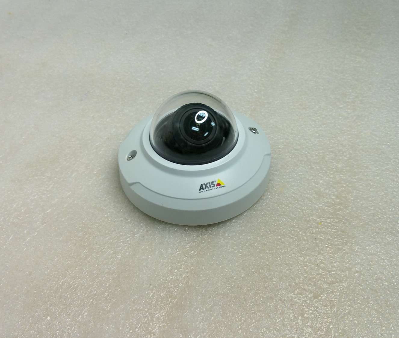 Axis M3046-V Indoor, Compact 4 MP Vandal-Resistant Mini-Dome Camera