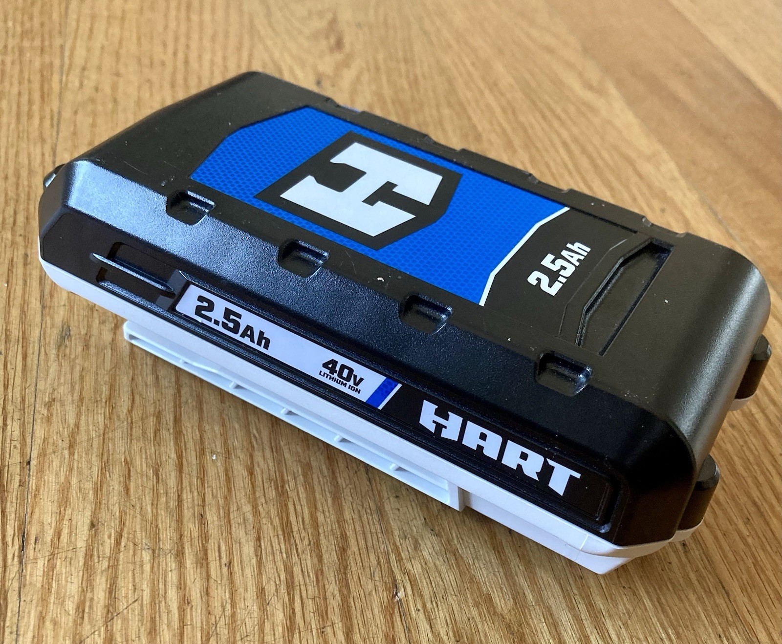 New HART 40V 2.5Ah Lithium-Ion Battery HLBP01. Open Box