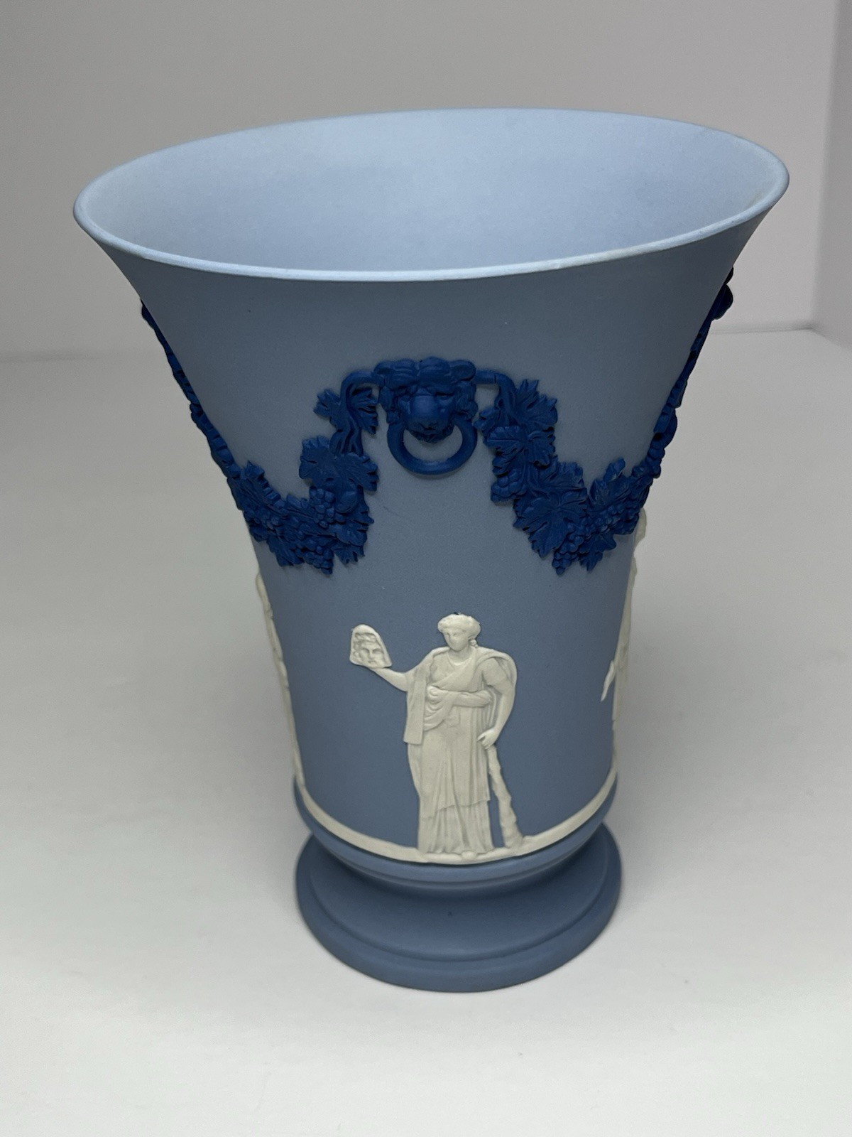Wedgwood Tricolor Jasperware Apollo Muses Lion Trumpet Vase RARE Lord Wedgwood Wedgwood Tricolor Jasperware Apollo Muses Lion Trumpet Vase RARE Lord Wedgwood