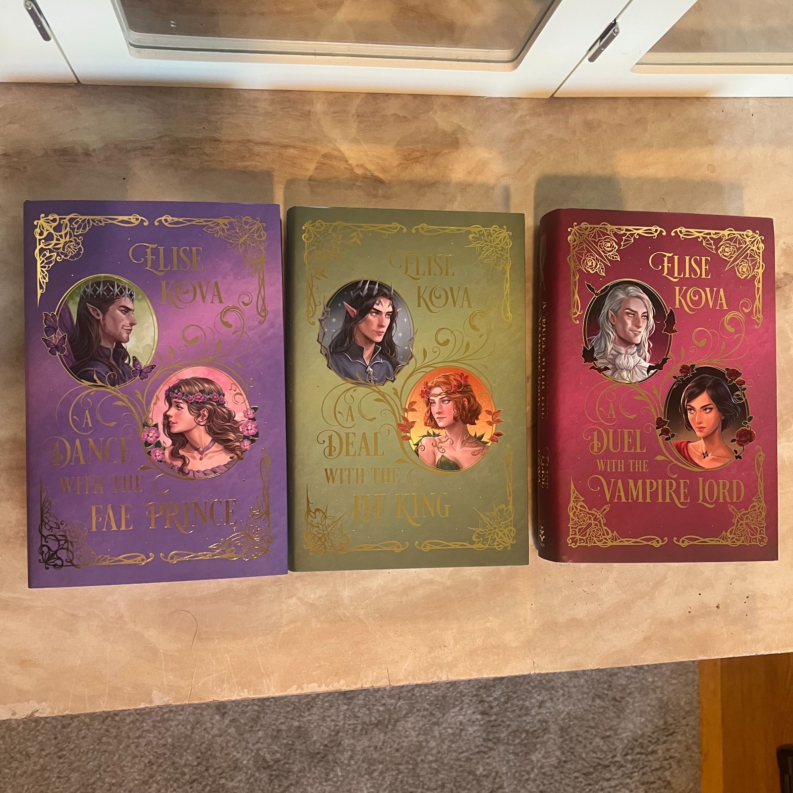 Fairyloot Married To Magic - Elise Kova (Book 1 Signed) NEW Fairyloot Married To Magic - Elise Kova (Book 1 Signed) NEW