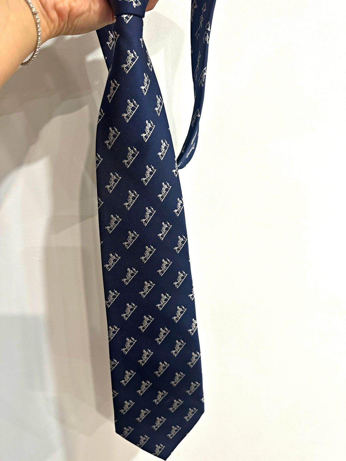 HERMÈS Paris Men\'s Blue & White Silk Twill Tie Horse Animal Print