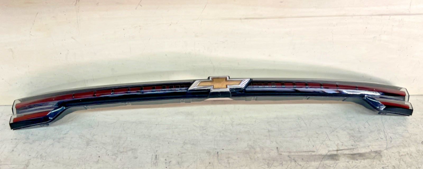 OEM 2024-2025 CHEVY EQUINOX EV Rear Lift Gate Mounted LED Tail Light NICE OEM 2024-2025 CHEVY EQUINOX EV Rear Lift Gate Mounted LED Tail Light NICE