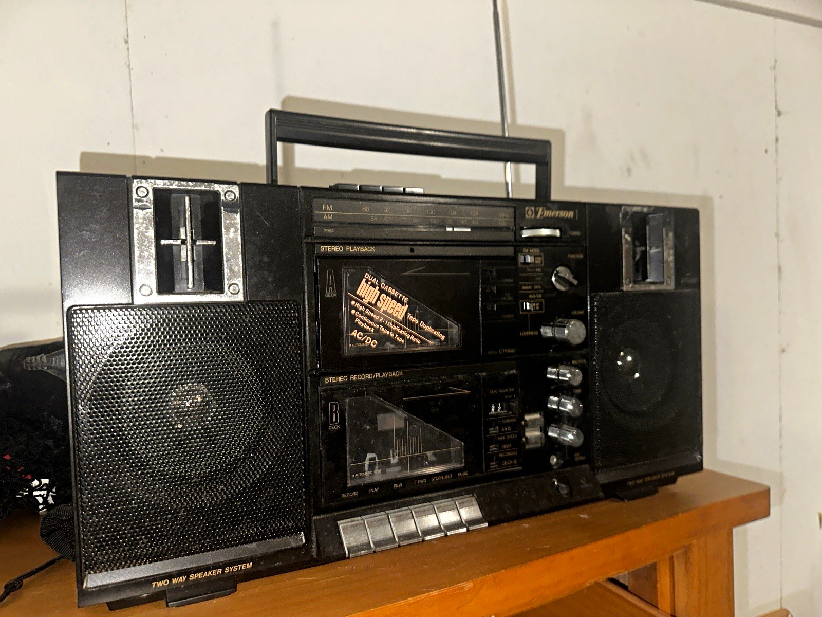 MINT Deadstock Emerson CTR960 AM/FM Dual Cassette Boombox AUX Headphone Jack MINT Deadstock Emerson CTR960 AM/FM Dual Cassette Boombox AUX Headphone Jack