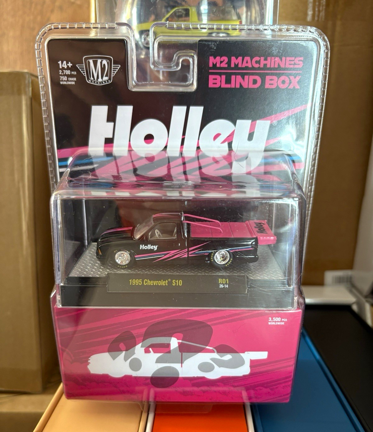 M2 Machines Blind Box 1:64 1995 Chevrolet S10 Holley Black/Pink Diecast