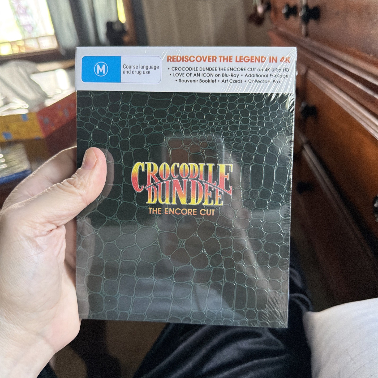 CROCODILE DUNDEE - THE ENCORE CUT - 4K ULTRA HD/BLU-RAY/EXTRAS - W/OOP SLIP BOX CROCODILE DUNDEE - THE ENCORE CUT - 4K ULTRA HD/BLU-RAY/EXTRAS - W/OOP SLIP BOX