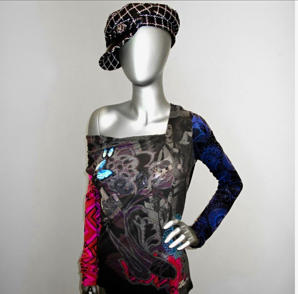 Desigual dream multicolor graphic print boat neck long sleeve sequin pullover Desigual dream multicolor graphic print boat neck long sleeve sequin pullover