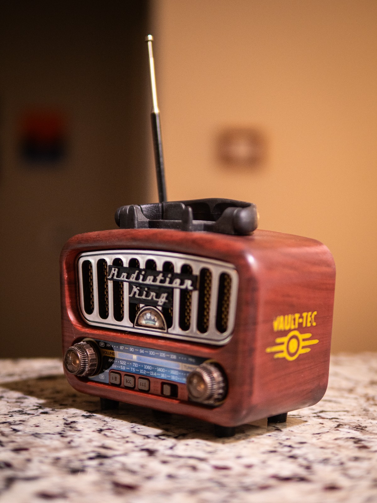 Fallout Vintage Radio Bluetooth Speaker | Vault Tec Prop | Sci Fi Room Decor