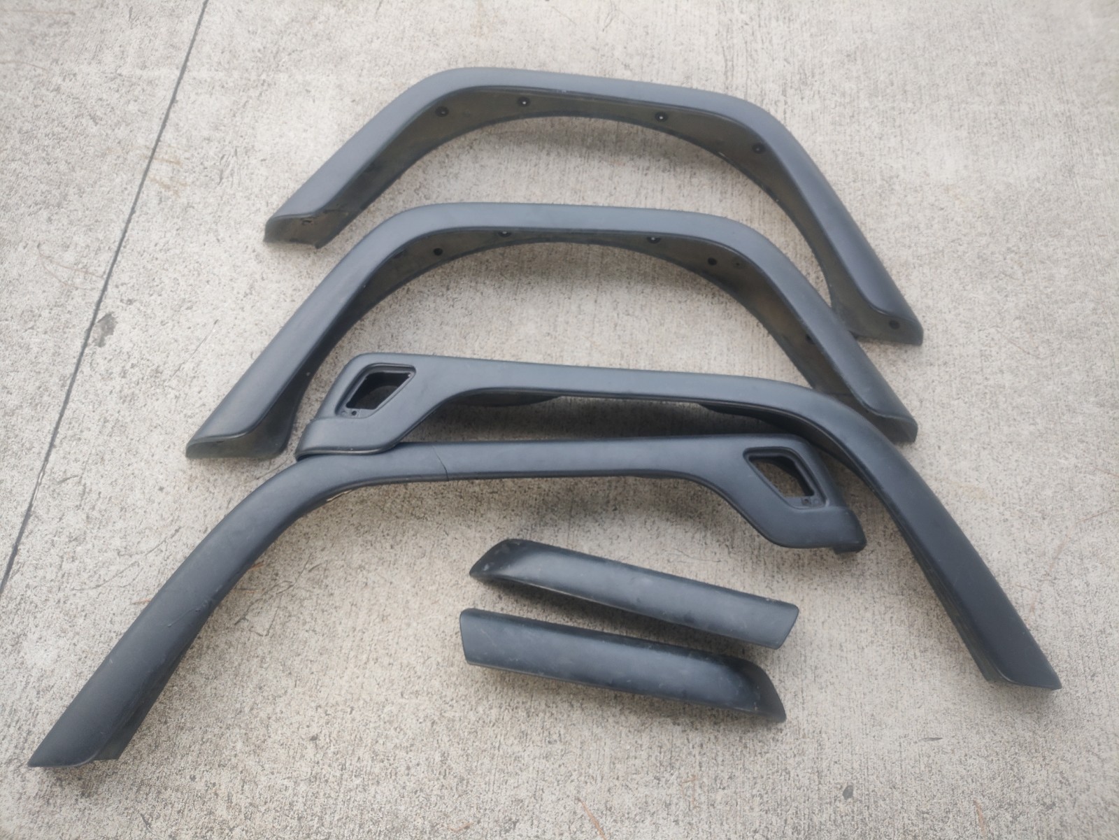 6pc OEM 97-06 Jeep Wrangler TJ SAHARA Black Fender Flares Set Minor Flaw *READ 6pc OEM 97-06 Jeep Wrangler TJ SAHARA Black Fender Flares Set Minor Flaw *READ