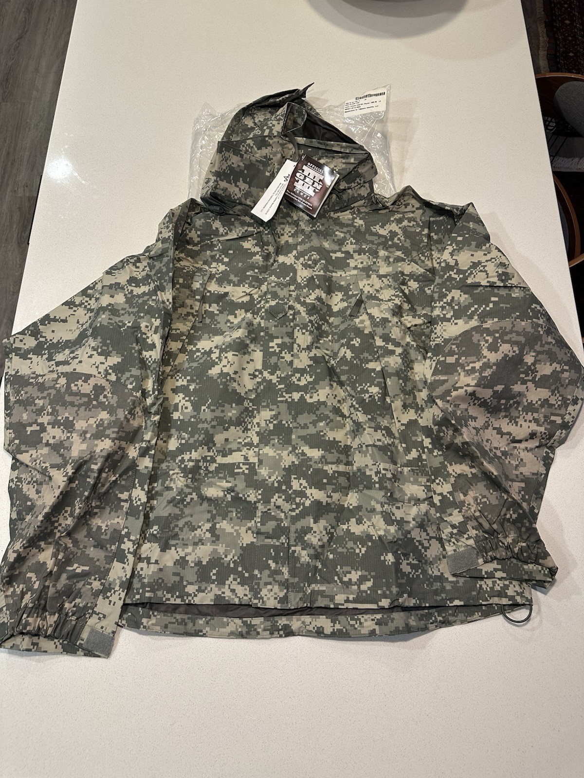ADS USGI ECWCS Gen III Level 6 Cold/Wet Weather Jacket UCP ACU Camo ADS USGI ECWCS Gen III Level 6 Cold/Wet Weather Jacket UCP ACU Camo