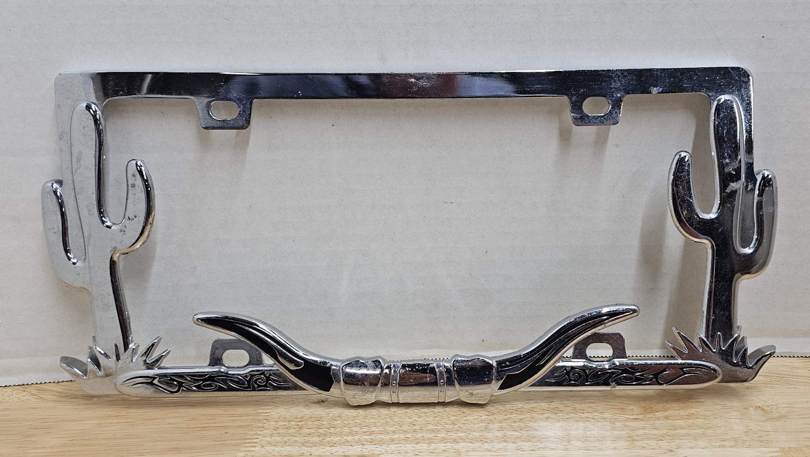 Vintage Longhorn Horns And Cactus Chrome Metal License Plate Frame