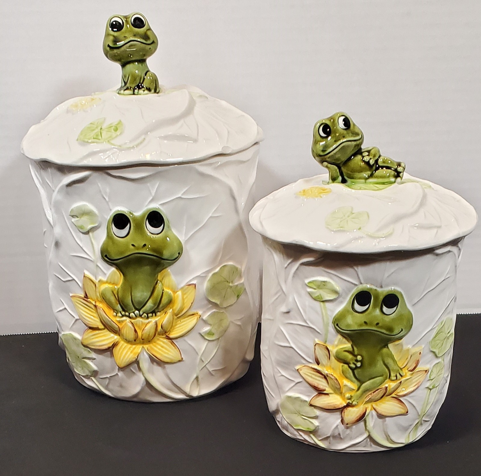 Vintage 1976 Sears Roebuck & Co Neil The Frog Set of 2 Ceramic Canisters Read