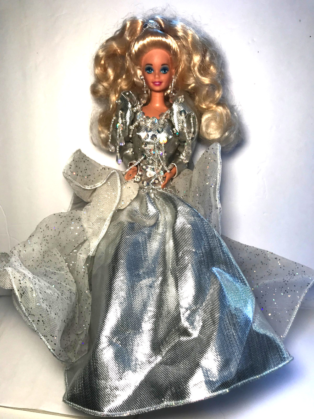 Vintage 1992 Happy Holidays Barbie Doll Special Edition #1429 Silver Dress
