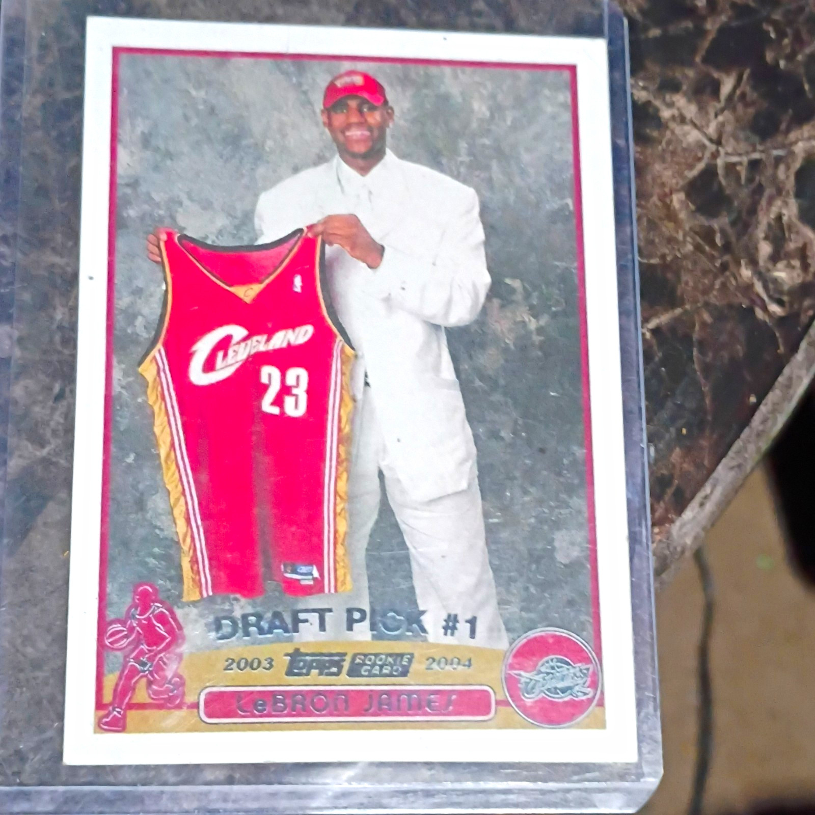 Topps 2003-04 Draft Pick LeBron James RC Base Cleveland Cavaliers #221