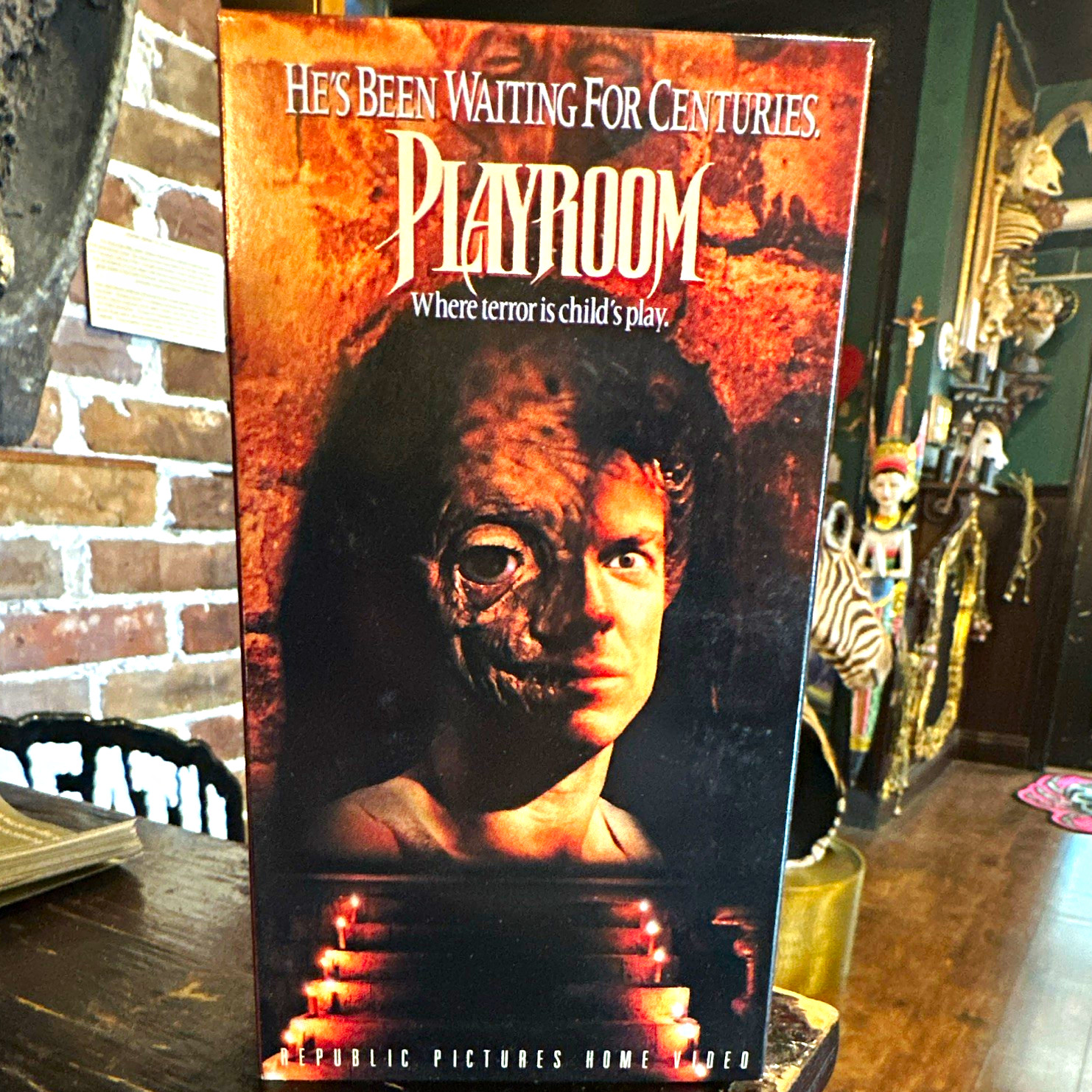 Republic Pictures Home Video Playroom VHS 1990 Horror R NTSC Fullscreen Republic Pictures Home Video Playroom VHS 1990 Horror R NTSC Fullscreen