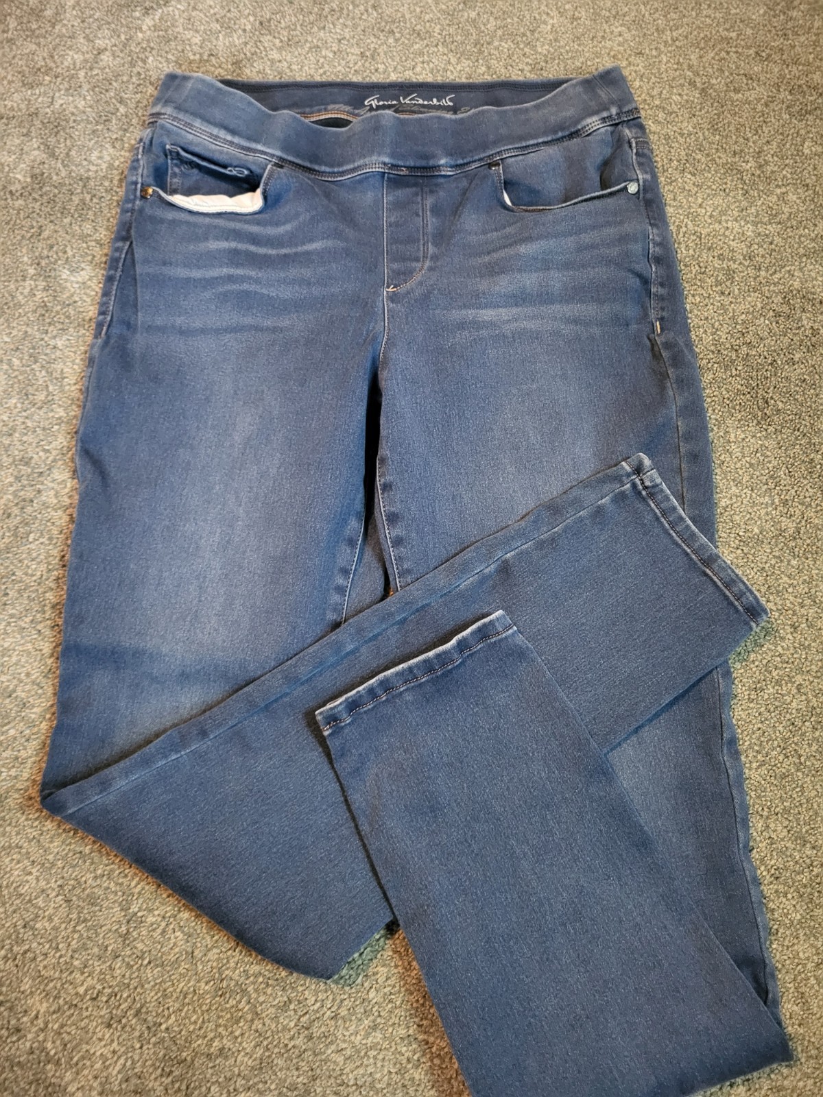 Women\'s Gloria Vanderbilt Avery Slim Leg Stretch Pull on Jeans Size 8