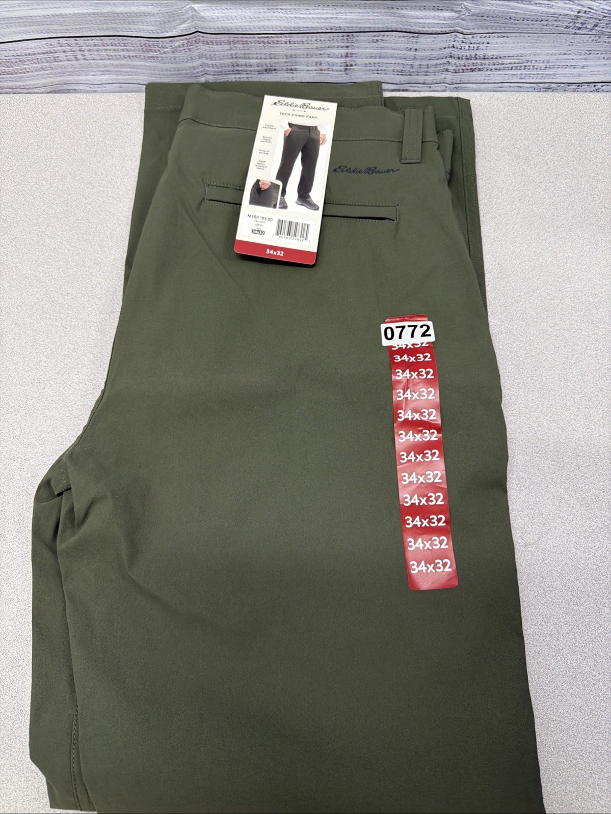 Eddie Bauer Tech Chino Pant Men 34x32 Green Water Resistant Camping EB013074 NEW Eddie Bauer Tech Chino Pant Men 34x32 Green Water Resistant Camping EB013074 NEW