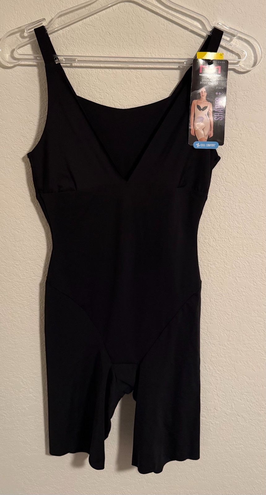 NWT Maidenform Open Bust Body Shaper Firm Black FL2556 Cool Comfort Size Medium NWT Maidenform Open Bust Body Shaper Firm Black FL2556 Cool Comfort Size Medium