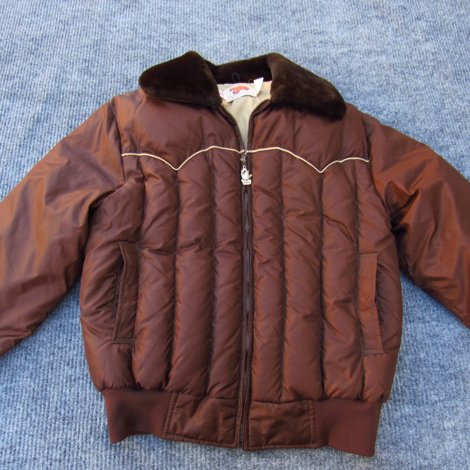 Vintage Comfy Men\'s Puffer Jacket Brown XL Faux Fur Collar Down Made in USA