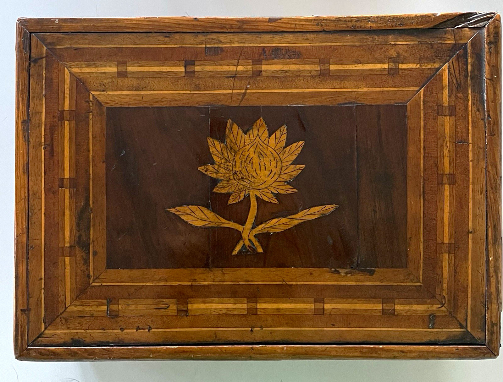 Antique 19th Century American Folk Art Marquetry Inlaid Wood Box Flower Inlay Antique 19th Century American Folk Art Marquetry Inlaid Wood Box Flower Inlay