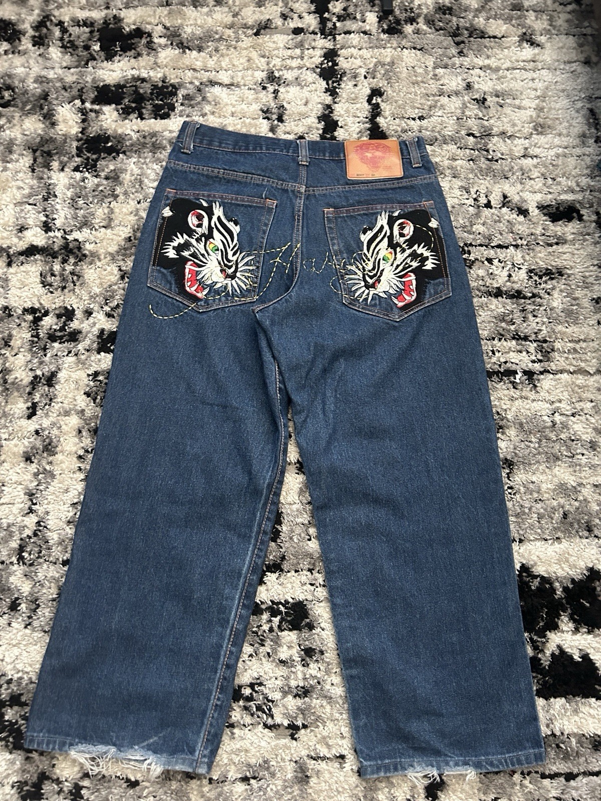 Ed Hardy Men’s Dark Wash Blue Denim Straight Jeans Embroidered Logo Tiger Ed Hardy Men’s Dark Wash Blue Denim Straight Jeans Embroidered Logo Tiger