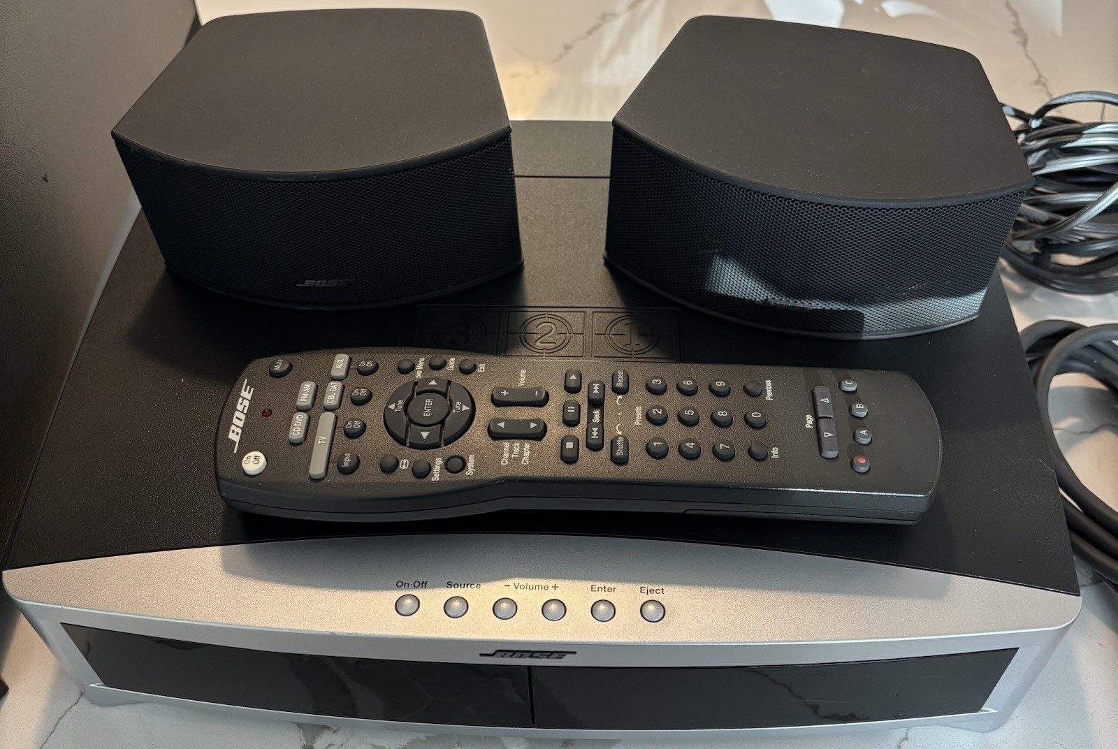 Bose AV3-2-1 II Media Center Speaker System With Remote + Cords Tested