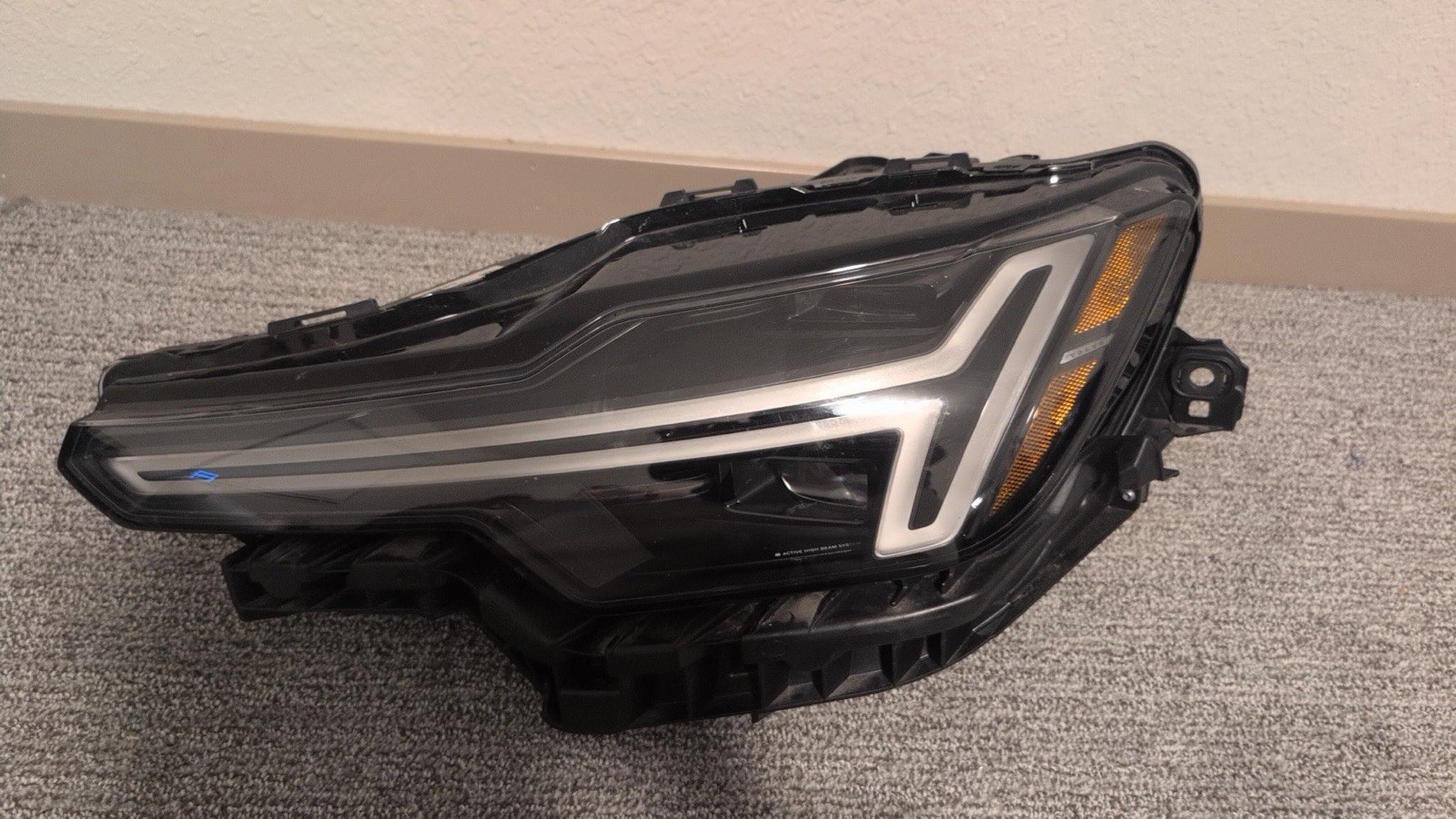 Volvo XC90 Headlights Right RH Volvo XC90 Headlights Right RH