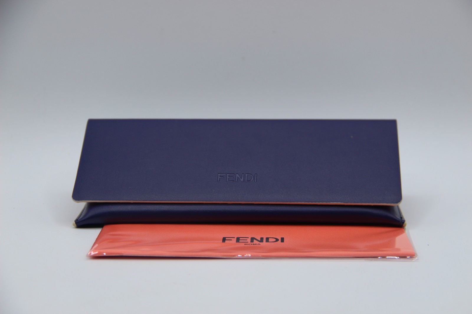 NEW FENDI PURPLE AUTHENTIC EYEGLASSES SUNGLASSES CASE W/CLOTH NEW FENDI PURPLE AUTHENTIC EYEGLASSES SUNGLASSES CASE W/CLOTH