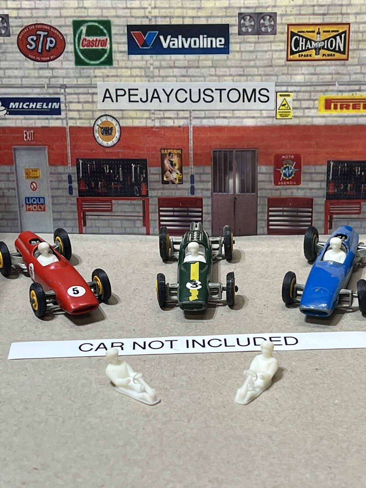 pair of 2 drivers for lesney matchbox no 52 brm & no 19 lotus ,CARS NOT INCLUDED
