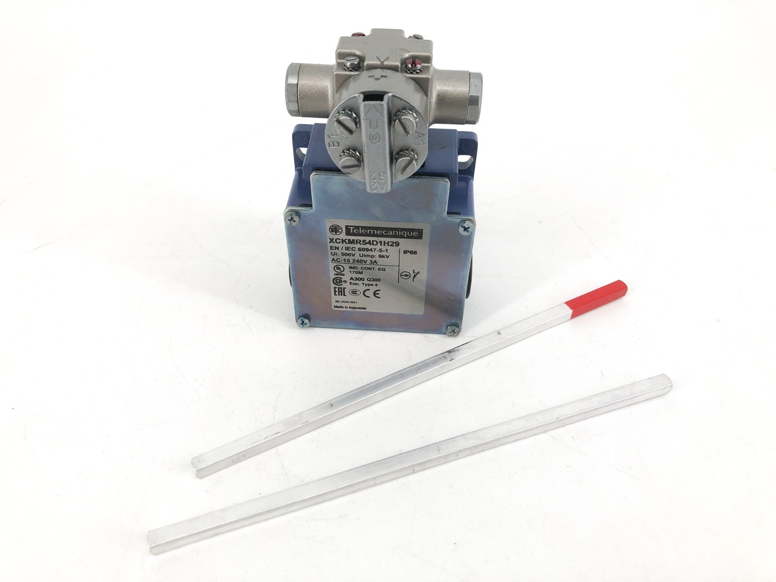 New Telemecanique XCKMR54D1H29 Limit Switch 500V AC-15 240V 3A - No Box New Telemecanique XCKMR54D1H29 Limit Switch 500V AC-15 240V 3A - No Box