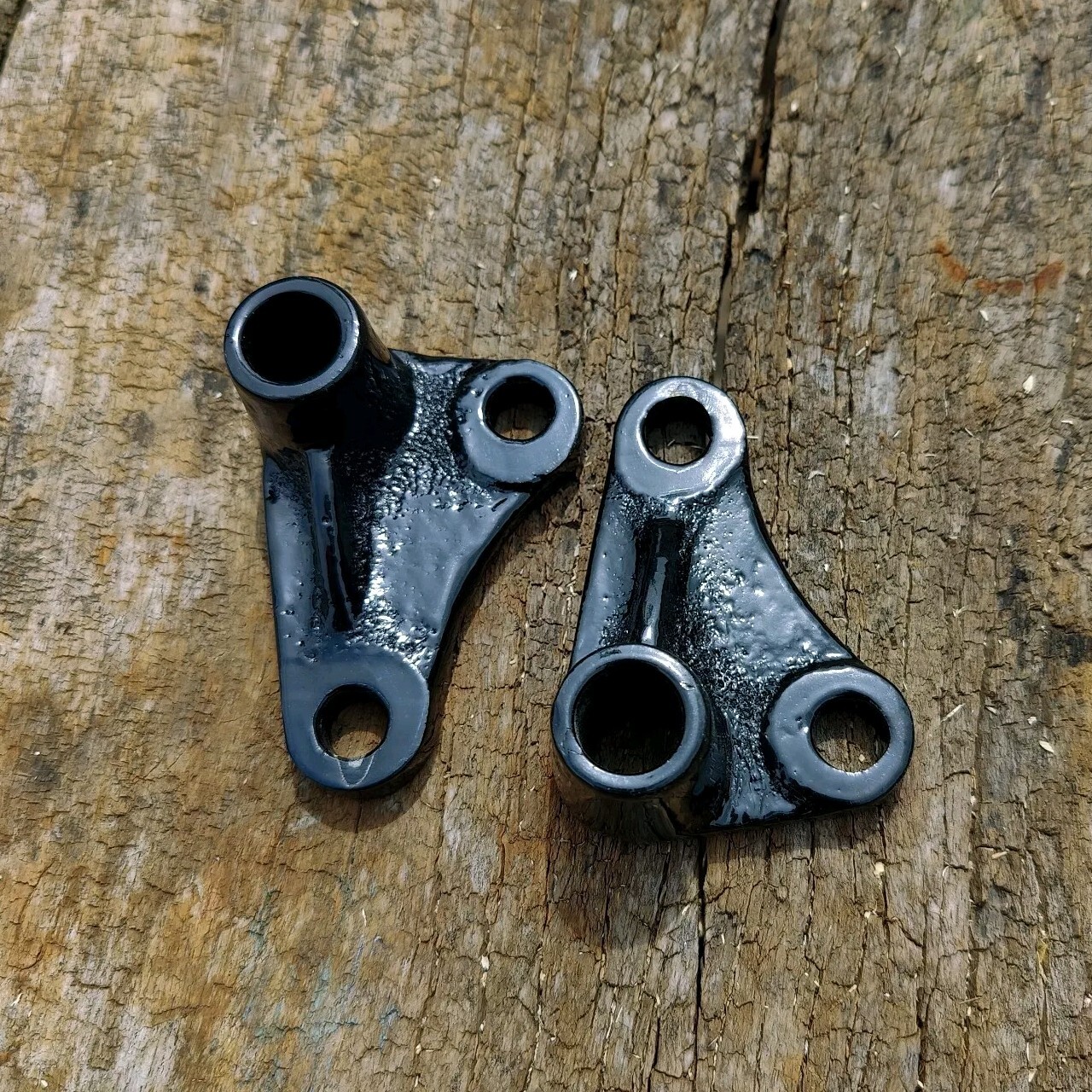 MOTOR MOUNT SET (Left+Right) FOR INDIAN CHIEF MOTORCYCLE 1939-47 PN 74482,74483 MOTOR MOUNT SET (Left+Right) FOR INDIAN CHIEF MOTORCYCLE 1939-47 PN 74482,74483