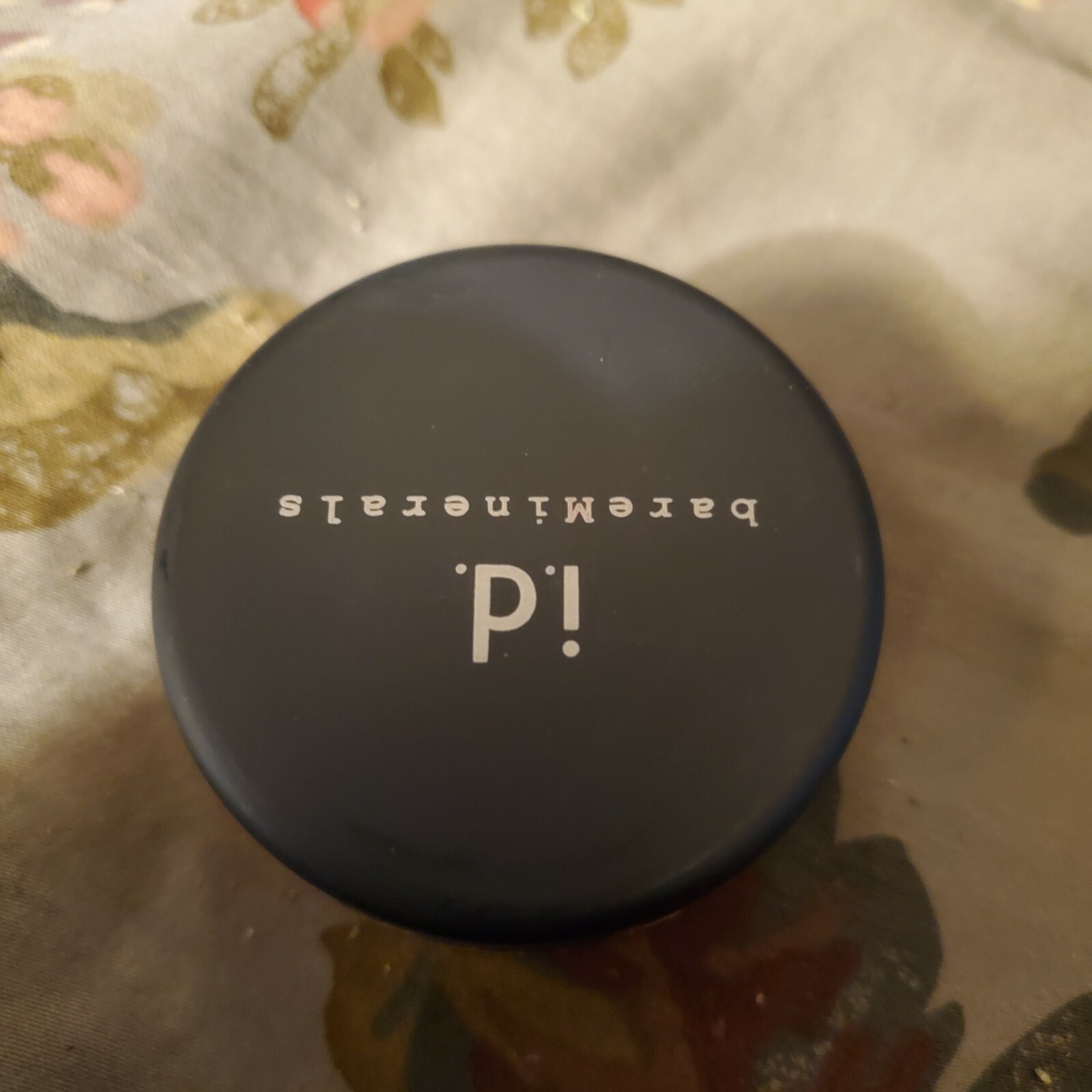 i.d. bareMinerals 0.07 oz. SPF 15 Sunscreen 5G Golden Deep Foundation New i.d. bareMinerals 0.07 oz. SPF 15 Sunscreen 5G Golden Deep Foundation New