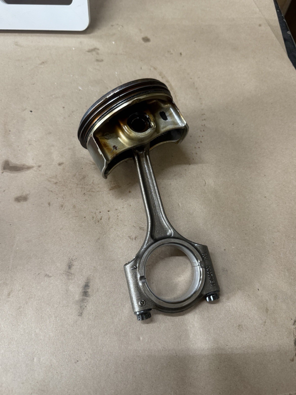OEM MERCURY ROD PN# 8M0090778 & PISTON PN# 8M0090781 (B-124)