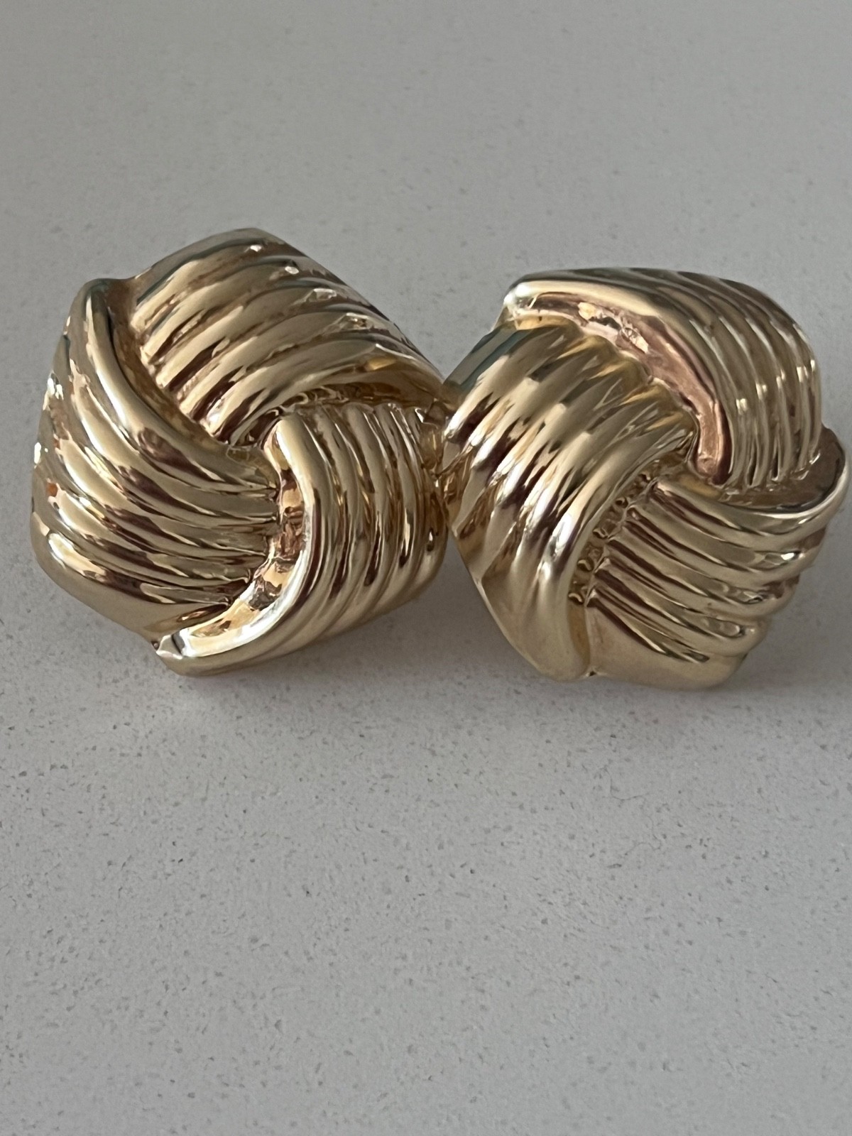 14K Yellow Gold Italian Ribbed Knot Earrings- Beautiful Vintage Hollow Statement