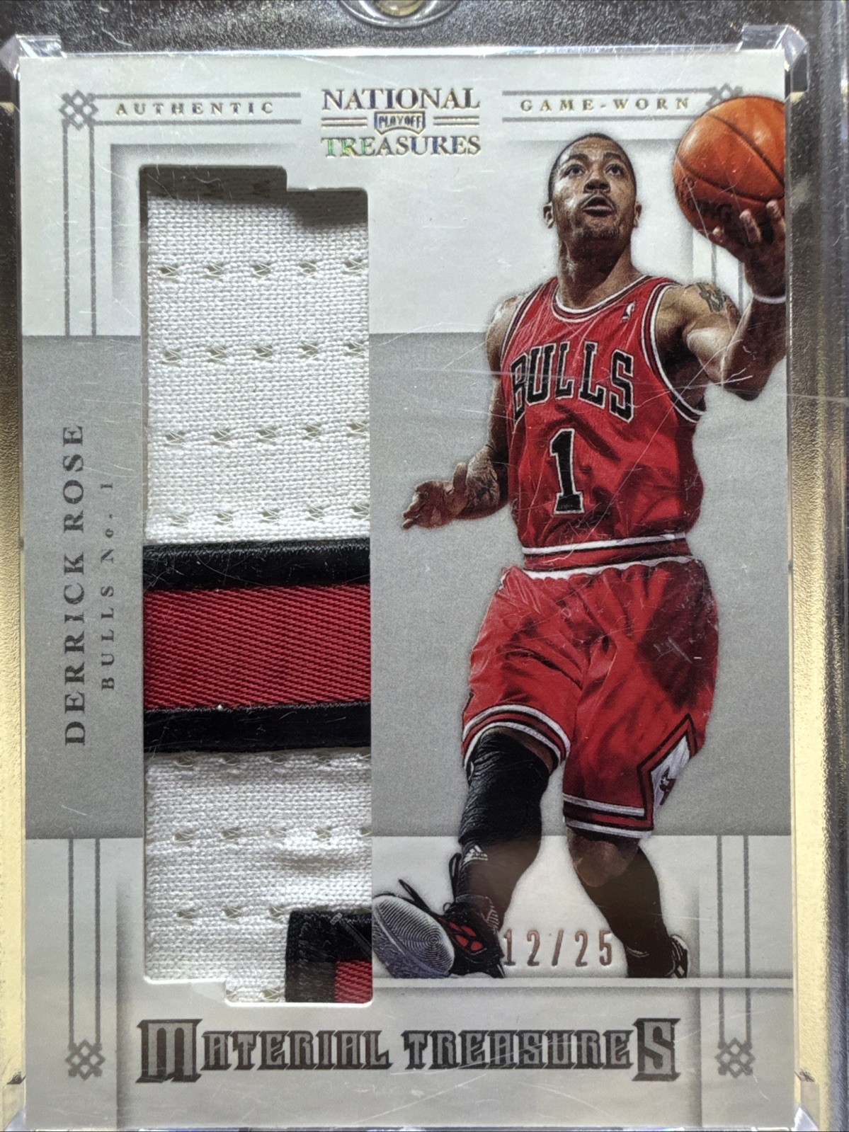 Derrick Rose 12/25 Game Used Patch 2012 13 National Treasure