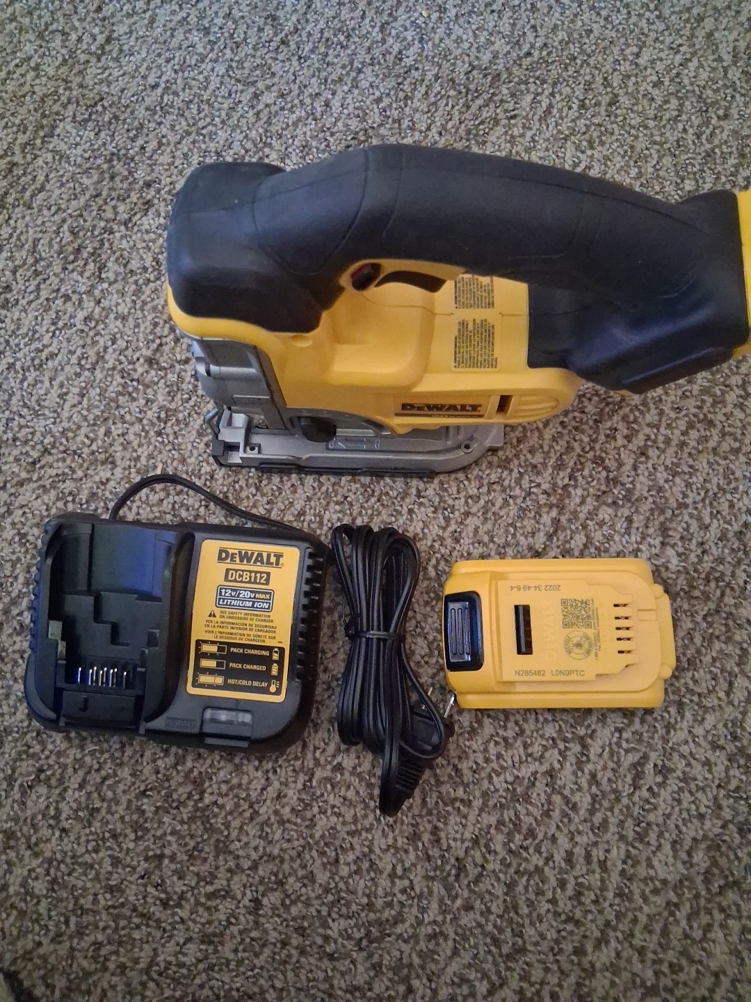 DeWalt DCS331 20V Cordless Variable Speed Jig Saw,1) 2.0 Battery And Charger