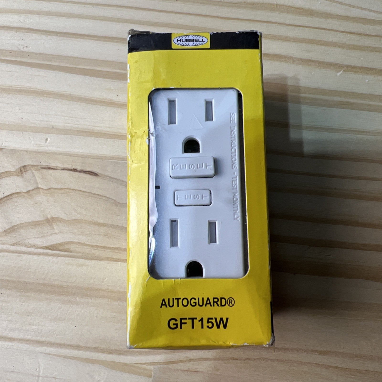 (QTY 1) HUBBELL PRO AUTOGUARD SELF TEST GFCI OUTLET TAMPER RESISTANT 125V WHITE