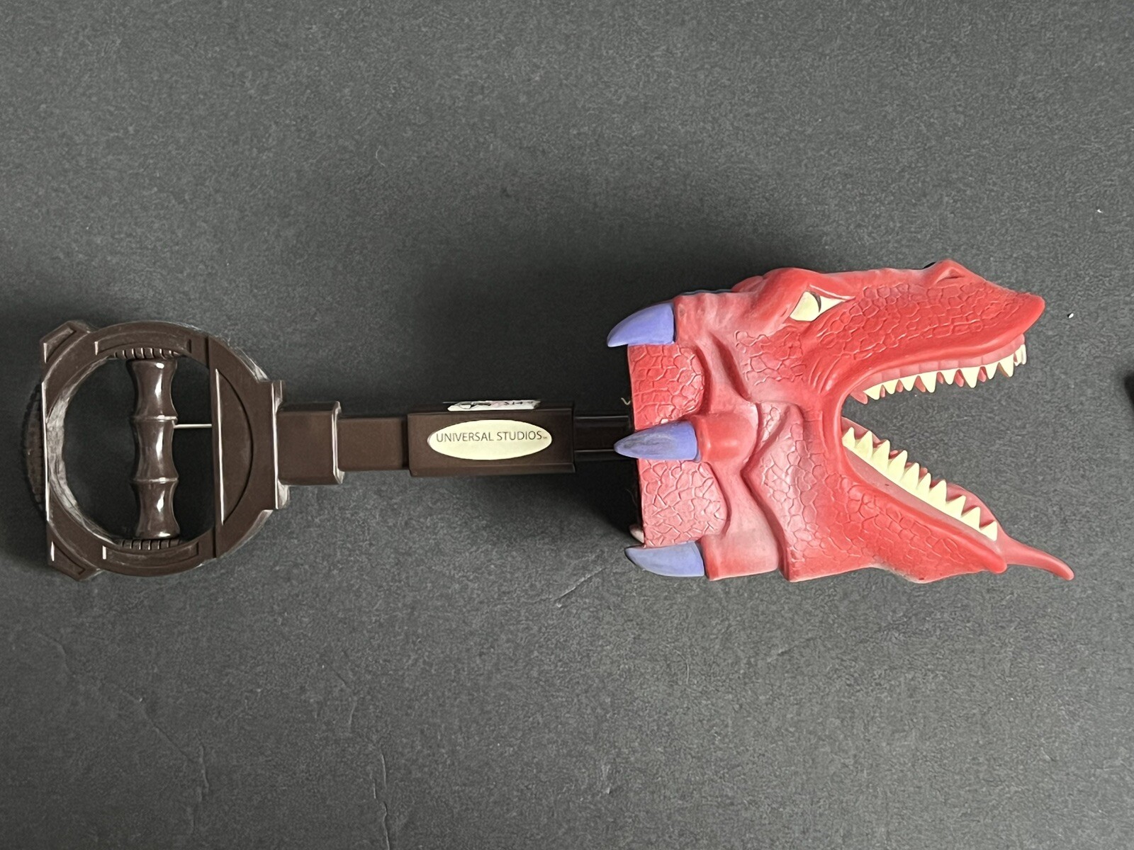 Universal Orlando IOA Dueling Dragons 12” Lever Jaw Clamp toy - NEW AND RETIRED