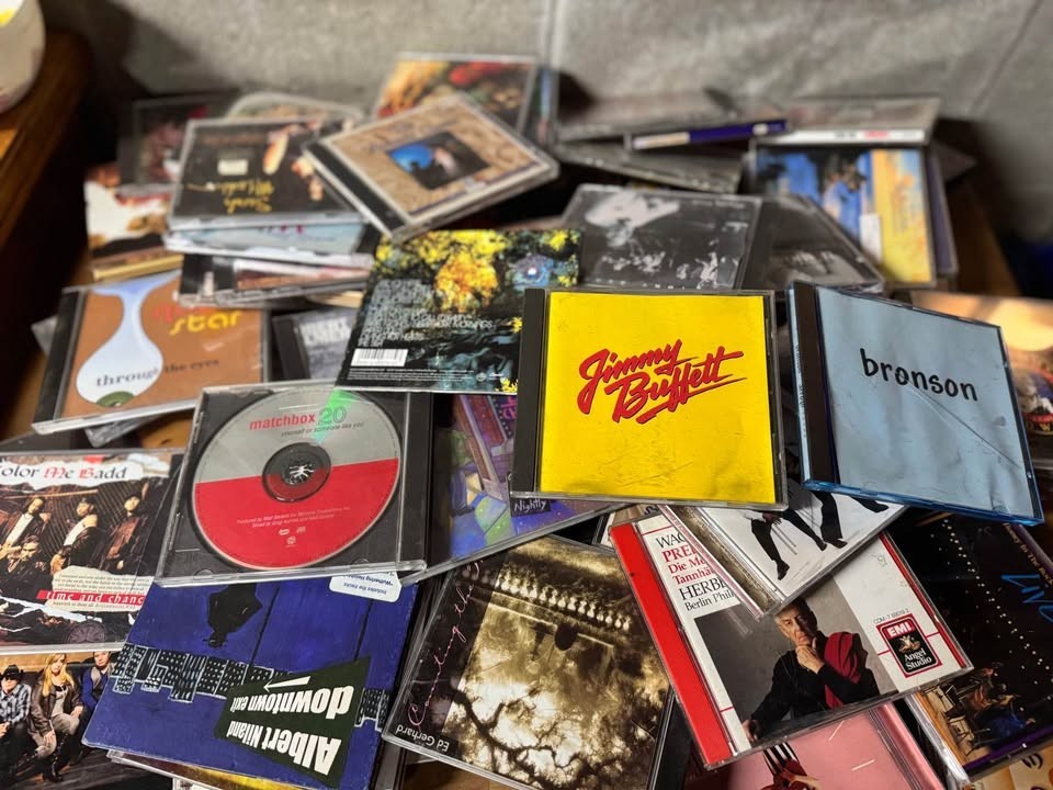 Random Asortment of CDs (60+) Random Asortment of CDs (60+)