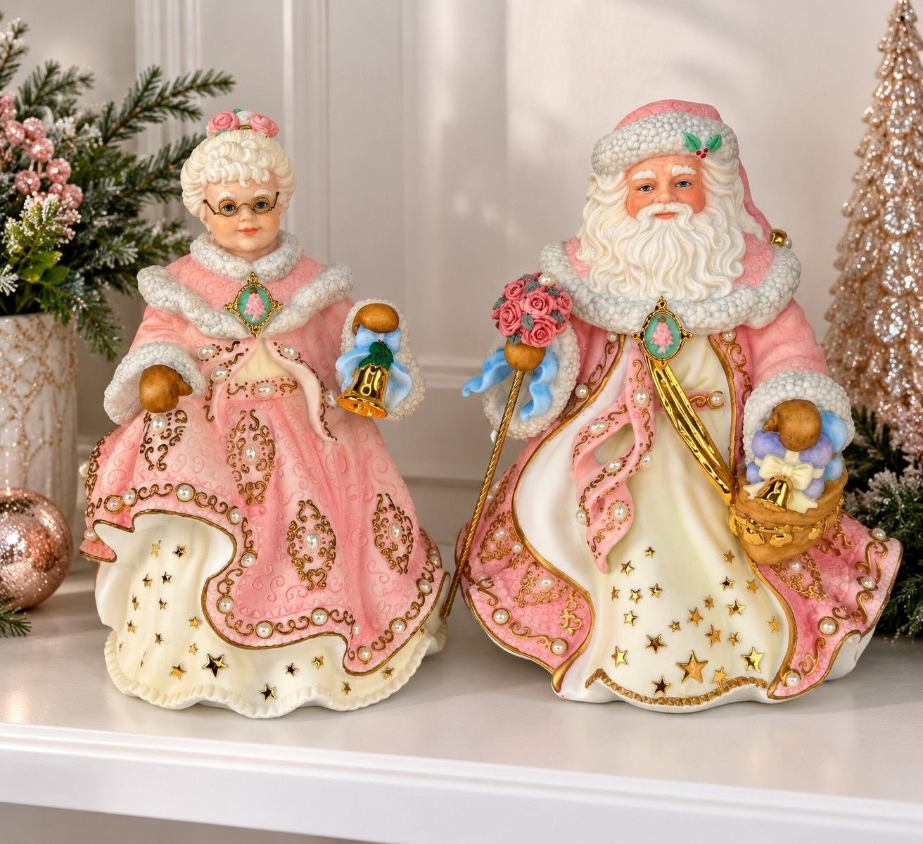 Danbury Mint Victorian Christmas Santa Mrs Claus Musical Figurines Pair 8.5\