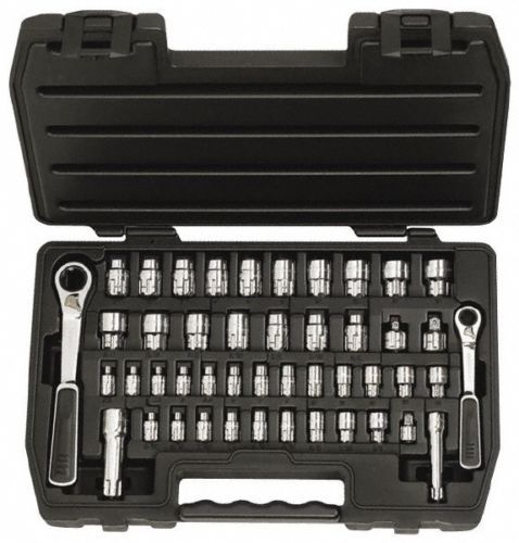 GearRatchet Drive Set-1/4in and 3/8in Drives 46-pc SAE & Metric Set #8946 GearRatchet Drive Set-1/4in and 3/8in Drives 46-pc SAE & Metric Set #8946